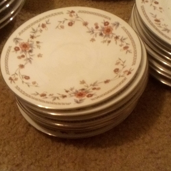 Dynasty fine china dishes 8 dinner plates 8 bowls 8 small plates 8 saucers 6 cup - Picture 5 of 10